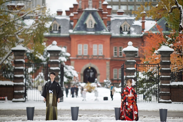 雪の道庁赤レンガの結婚写真