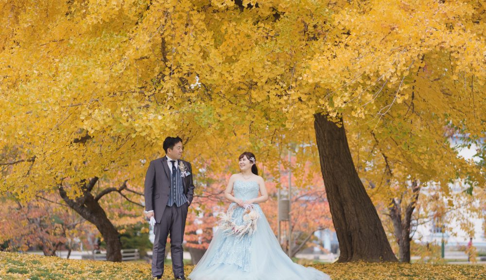 札幌中島公園で紅葉結婚写真でオトナフォト