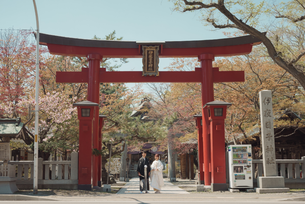 札幌弥彦神社でオトナのウェデイングフォト